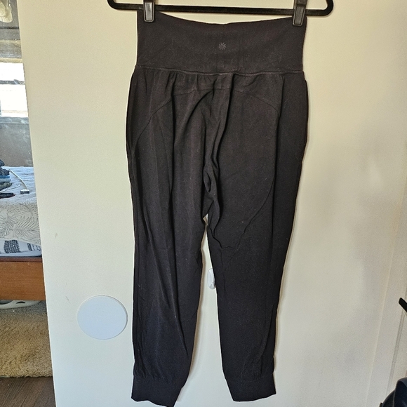 VGUC Athleta Salutation Jogger in Powervita Small Black - Picture 6 of 14